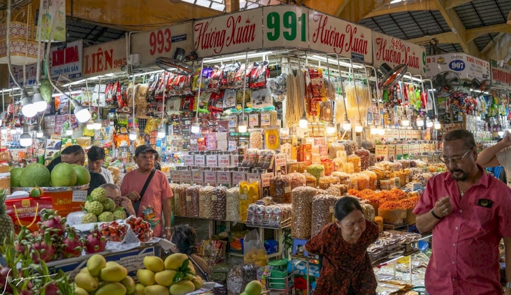 The Ben Thanh Market is a bustling market, selling a variety of goods